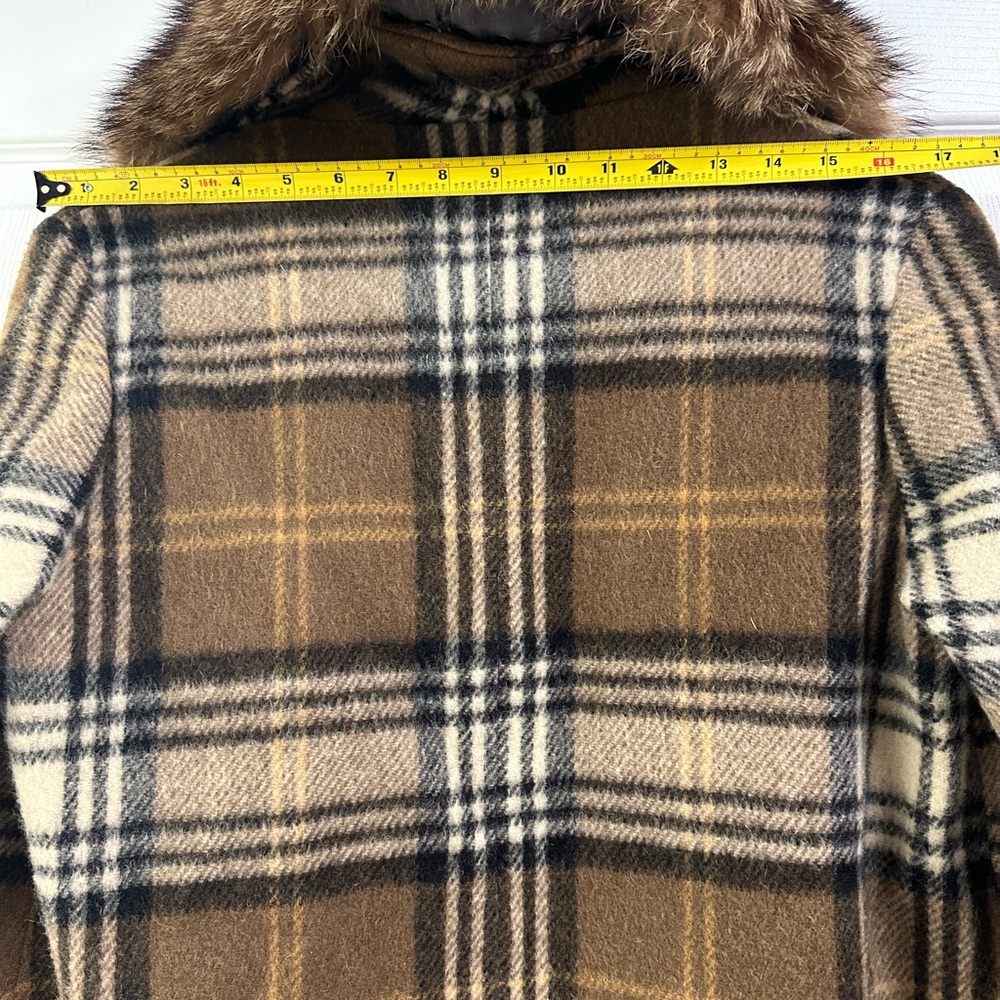 Woman’s Plaid Brown Fur Collar Coat - Picture 10 of 11